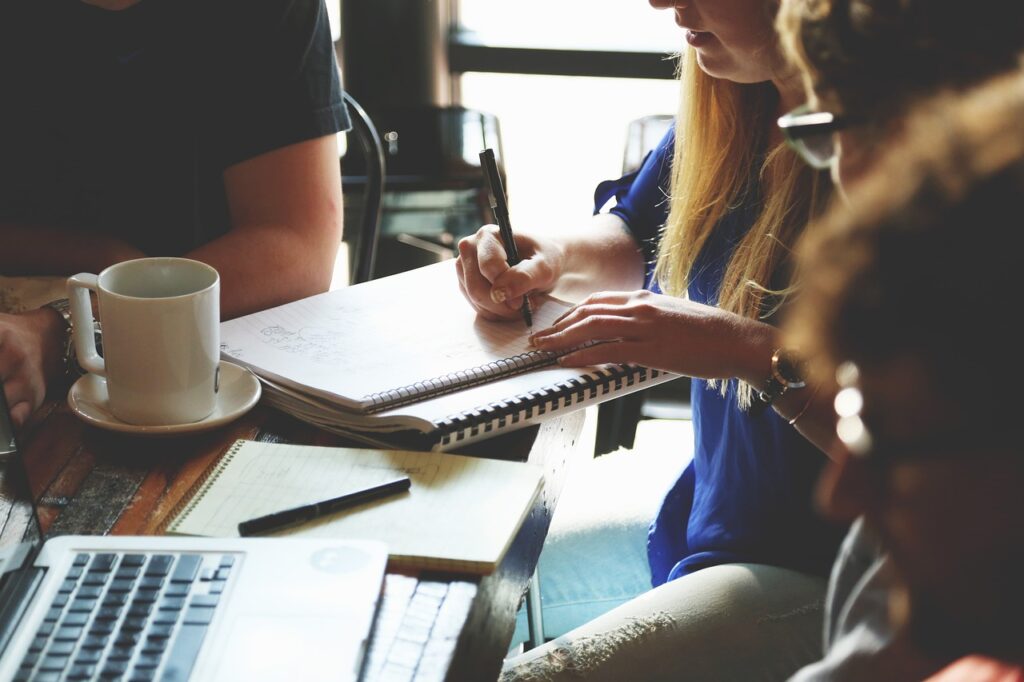 Income tax guide for immigrants in Expert Consulting Services in Canada | Canadian Equity Hire & Consulting